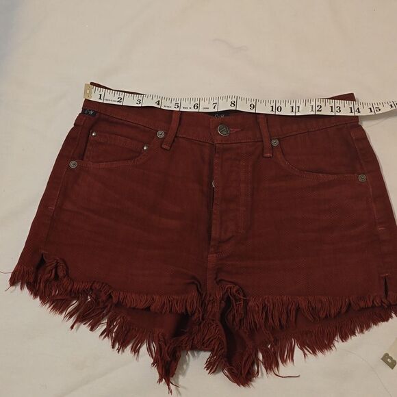 - CITIZENS OF HUMANITY MAROON, DISTRESSED HEM SIZE 26 - Picture 5 of 10